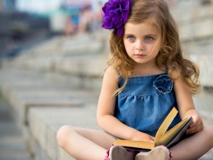 Cute-Baby-Girl-Reading-Book-Wallpaper-5485